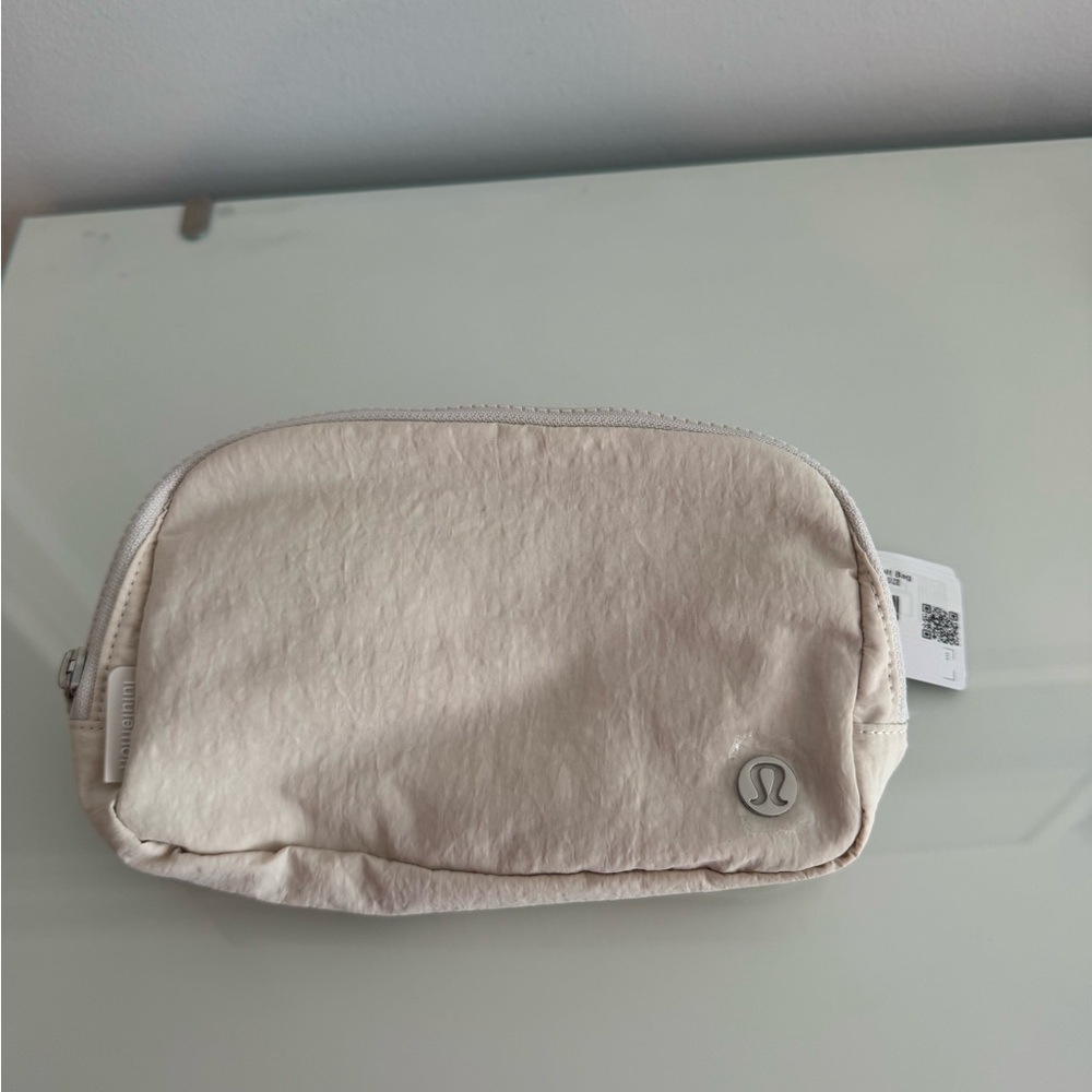NWT Lululemon everywhere belt bag 1L